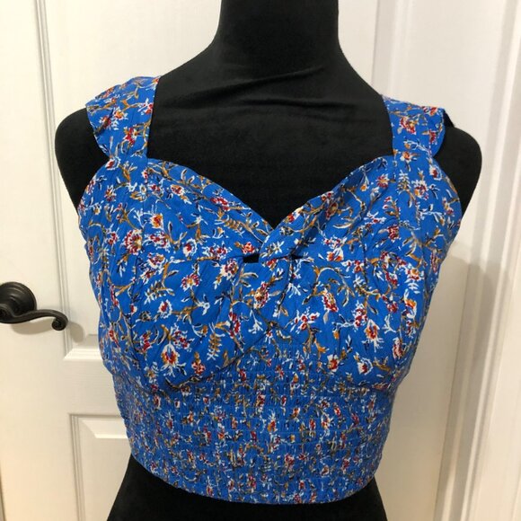 Band Of The Free Women's Blue Floral Smocked Crop Top‎ Size Small NWT - Picture 2 of 7